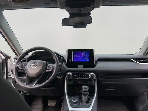 Used 2025 Toyota RAV4 XLE AWD/4WD image 10
