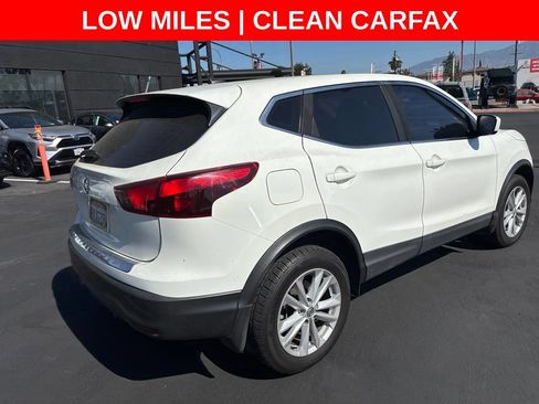 Used 2017 Nissan Rogue Sport S w/ S Appearance Package FWD image 4