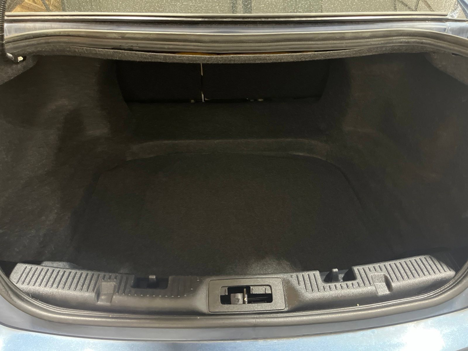 Used 2018 Ford Taurus SEL w/ Equipment Group 201A FWD image 26