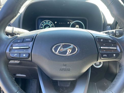 Used 2022 Hyundai Kona Limited AWD/4WD image 14