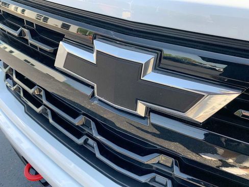 Certified 2023 Chevrolet Silverado 1500 RST w/ Redline Edition AWD/4WD image 30