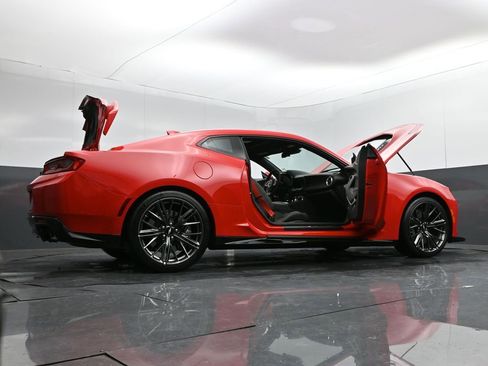 Used 2017 Chevrolet Camaro ZL1 image 37