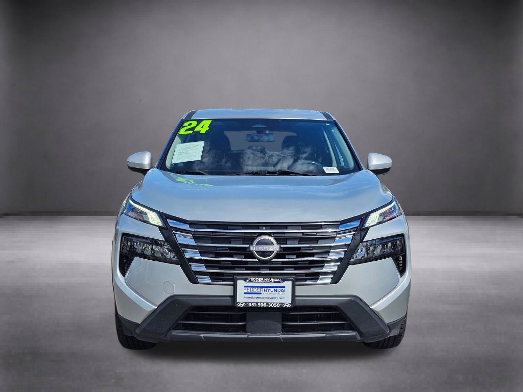 Used 2024 Nissan Rogue SV FWD image 3