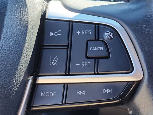 Used 2022 Toyota Highlander XSE image 22