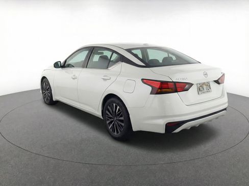 Used 2024 Nissan Altima 2.5 SV image 6