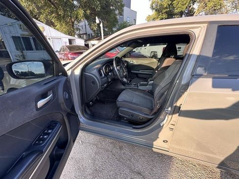 Used 2018 Dodge Charger SXT Plus RWD image 9