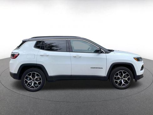 Used 2025 Jeep Compass Limited image 8