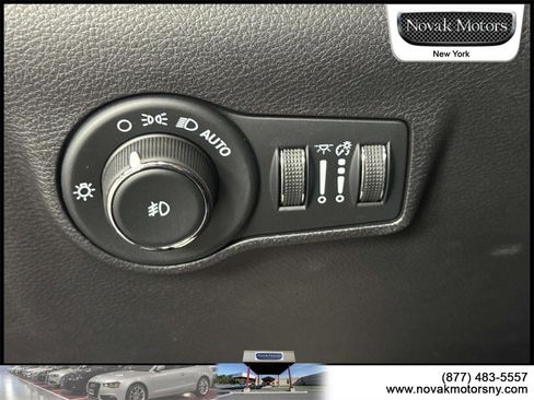 Used 2022 Jeep Compass Limited image 16