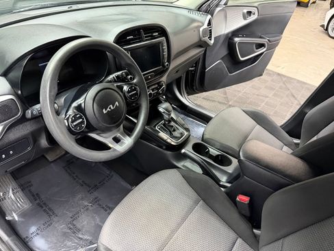 Used 2023 Kia Soul LX w/ Option Group 015 FWD image 29