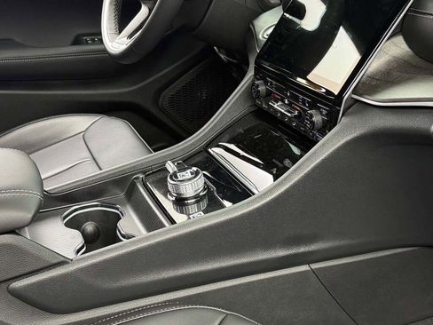 New 2025 Jeep Grand Cherokee L Limited image 21