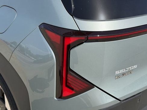 New 2027 Kia Seltos EX FWD image 11