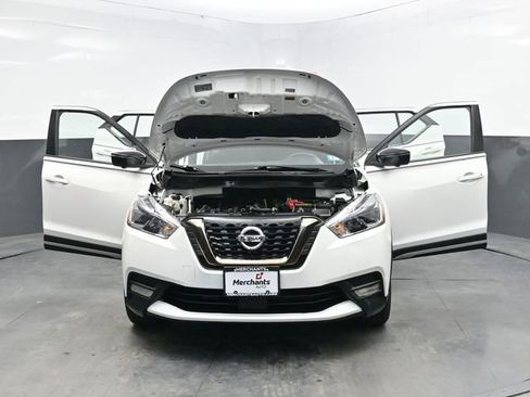 Used 2020 Nissan Kicks SR w/ Exterior Package image 38