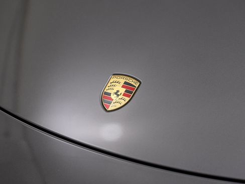 Used 2019 Porsche 911 Carrera image 10