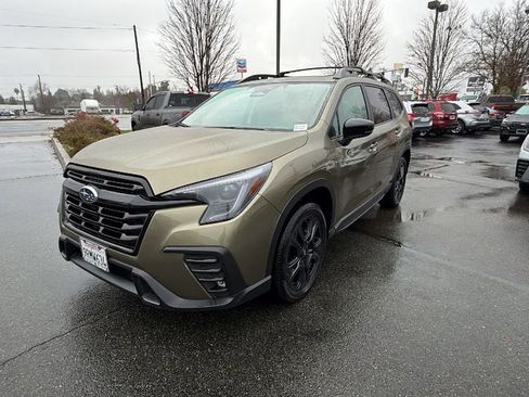 Used 2025 Subaru Ascent Onyx Edition image 1