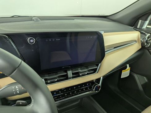 New 2026 Chevrolet Equinox ACTIV w/ Convenience Package III image 21