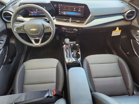 New 2026 Chevrolet Trax LT w/ Driver Confidence Package image 17