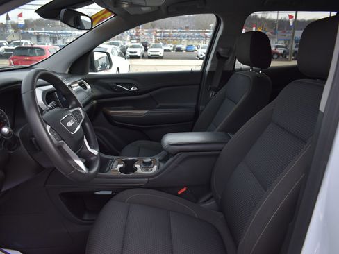 Used 2021 GMC Acadia SLE w/ Driver Convenience Package image 16