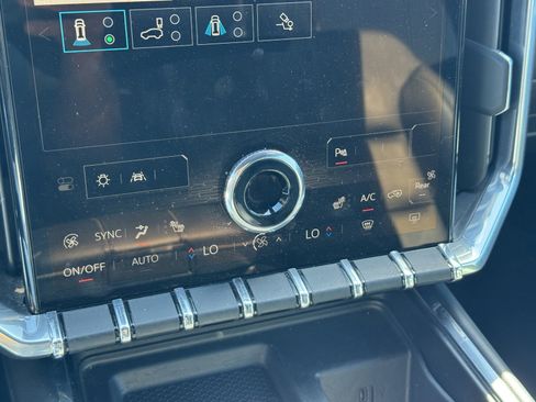 Used 2024 GMC Acadia Elevation image 21