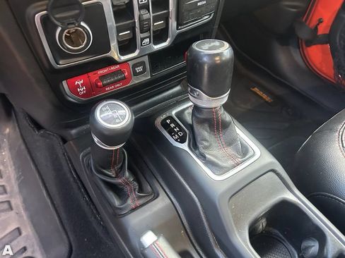 Used 2020 Jeep Wrangler Unlimited Rubicon AWD/4WD image 8