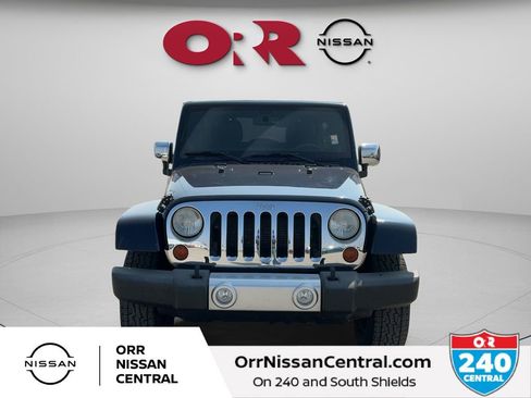 Used 2013 Jeep Wrangler Unlimited Sahara w/ Mopar Chrome Edition Group AWD/4WD image 2
