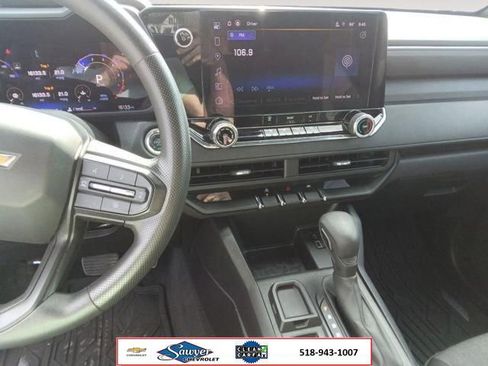 Used 2024 Chevrolet Colorado W/T RWD image 15