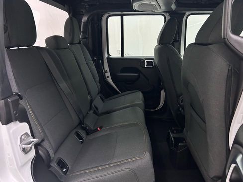 New 2026 Jeep Gladiator Sport image 15