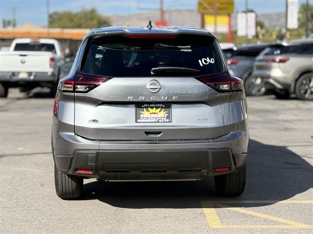 Used 2026 Nissan Rogue SV AWD/4WD image 6