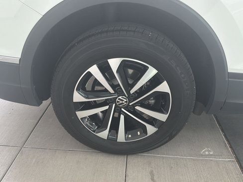 Certified 2022 Volkswagen Tiguan S image 11