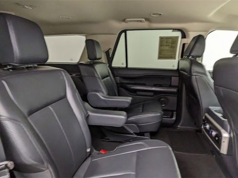 Certified 2024 Ford Expedition XLT image 40