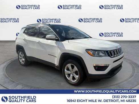 Used 2018 Jeep Compass Latitude AWD/4WD image 1