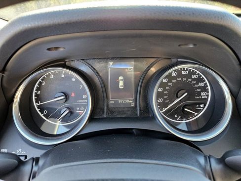 Used 2018 Toyota Camry LE image 27