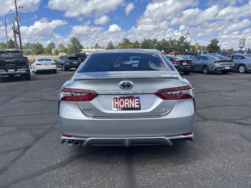Used 2021 Toyota Camry XSE image 9