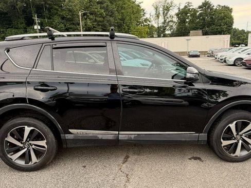 Used 2017 Toyota RAV4 XLE FWD image 9