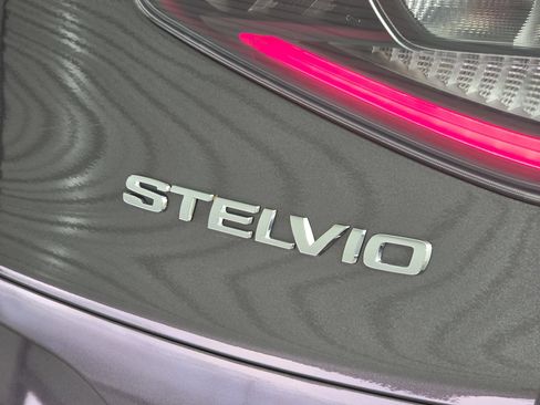 Used 2024 Alfa Romeo Stelvio Veloce AWD/4WD image 11