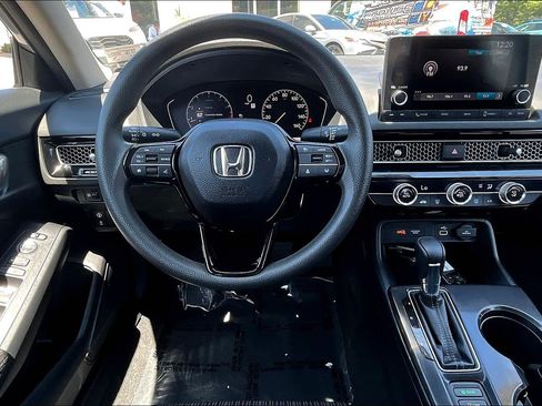 Used 2023 Honda Civic LX image 5