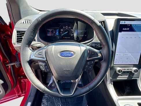 Used 2022 Ford Edge ST-Line image 11