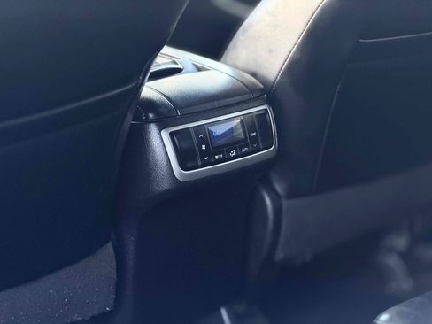Used 2016 Toyota Highlander XLE FWD image 21