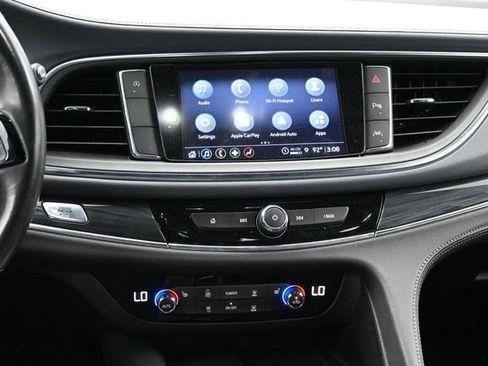 Used 2023 Buick Enclave Essence FWD image 9