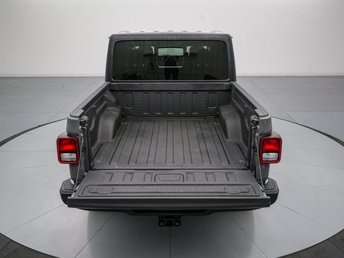 Used 2021 Jeep Gladiator Sport AWD/4WD image 6