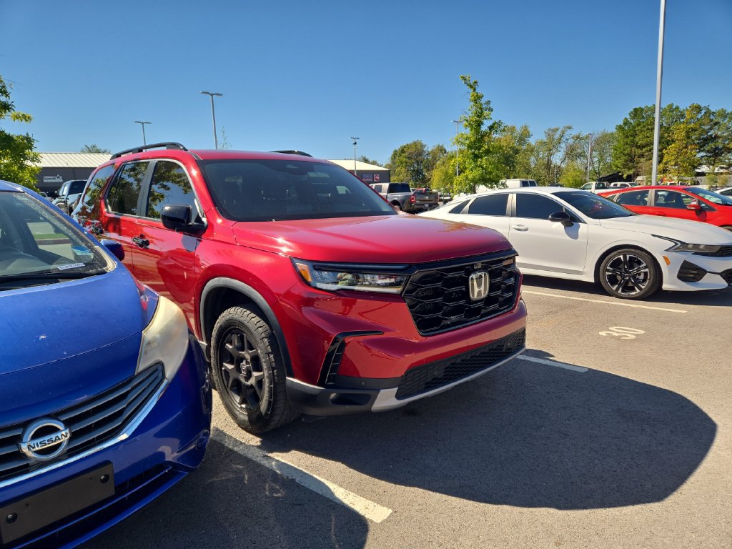Used 2023 Honda Pilot TrailSport image 4
