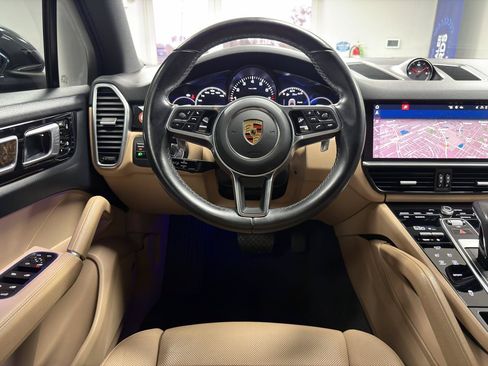 Used 2021 Porsche Cayenne AWD/4WD image 26