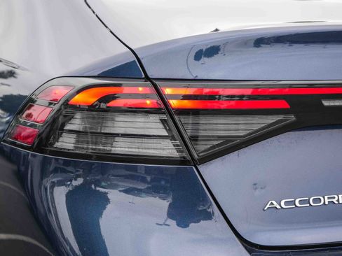 Used 2023 Honda Accord EX image 10