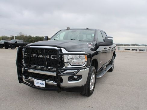 Used 2024 RAM 2500 Big Horn w/ Level 2 Equipment Group image 4