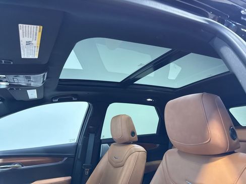 Used 2022 Cadillac XT5 Premium Luxury w/ LPO, Floor Liner Package AWD/4WD image 29