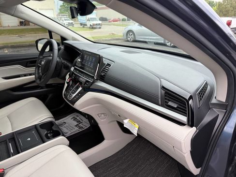Used 2025 Honda Odyssey Touring image 29