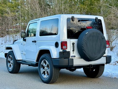 Used 2018 Jeep Wrangler Sahara w/ Connectivity Group image 2