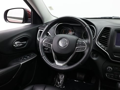 Used 2019 Jeep Cherokee Latitude Plus w/ Comfort/Convenience Group FWD image 43