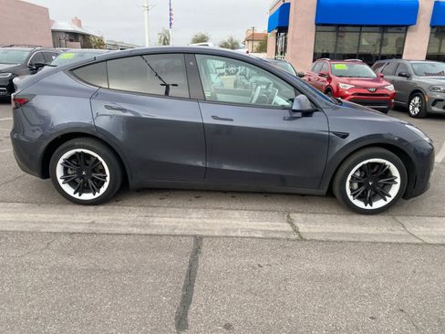 Used 2020 Tesla Model Y Long Range image 4