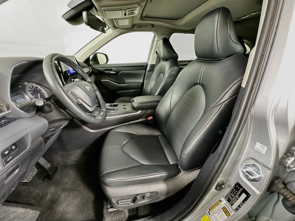 Certified 2025 Toyota Highlander XLE FWD image 20
