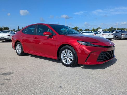 Used 2025 Toyota Camry LE FWD image 2